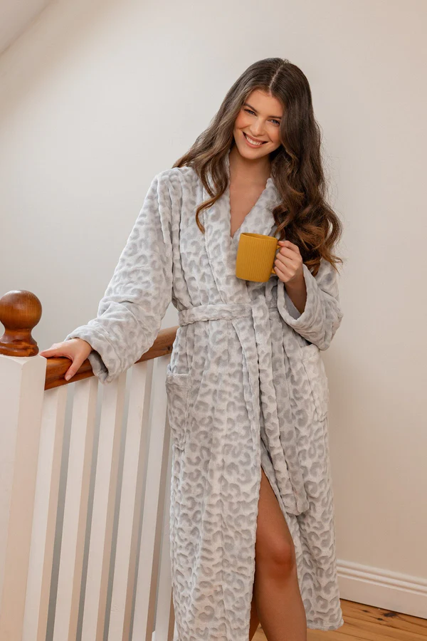 JESSICA SIMPSON LONG PLUSH ROBE